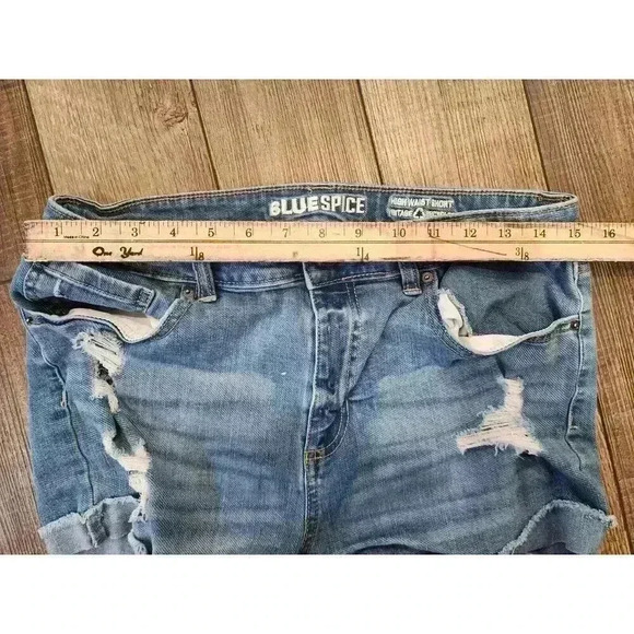 Blue Spice Jean Shorts Womens 13 (30 waist) High Waist Medium Wash Denim Distres - Picture 3 of 5